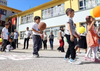 Yeni dönemde okul kıyafetlerine dair ayrıntılar belli oldu