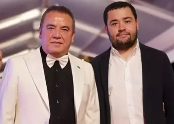 Yurt dışından dönen Muhittin Böcek’in oğlu Gökhan Böcek gözaltına alındı