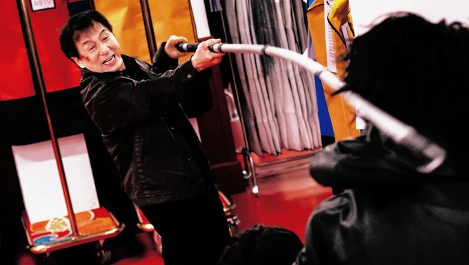 Jackie Chan 71 yaşında gişeyi fethetti: Yeni filmi zirvede 1 Jackie Chan 71 yaşında gişeyi fethetti: Yeni filmi zirvede