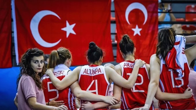Milli takımın 35 yaşındaki eski doktoru, evinde ölü bulundu 1 Milli takımın 35 yaşındaki eski doktoru, evinde ölü bulundu