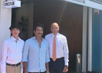 ABD Büyükelçisi’nden CHP’nin boykot ettiği EspressoLab’a ziyaret