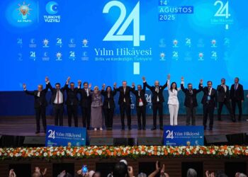 İşte AK Parti’ye bugün katılan 9 belediye başkanı