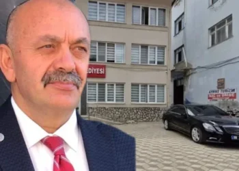 Küçük ilçeye lüks Mercedes almıştı: O başkan tepkiler sonrası makam aracını satışa çıkardı