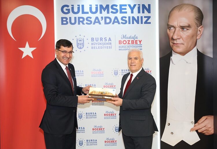 ‘CHP’den AK Parti’ye yeni belediye başkanları geçecek’ iddiası