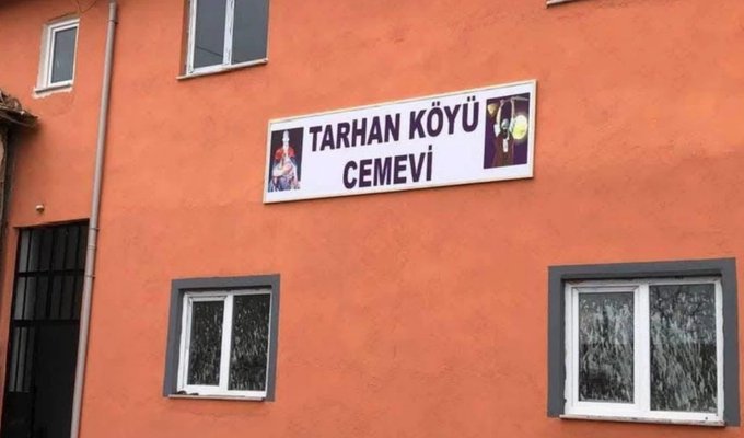 Muhtar Cemevi'nde ezan okuttu: Soruşturma başlatıldı 1 Muhtar Cemevi’nde ezan okuttu: Soruşturma başlatıldı