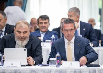 Fenerbahçe’de kritik toplantı: 4 hoca adayı belli oldu