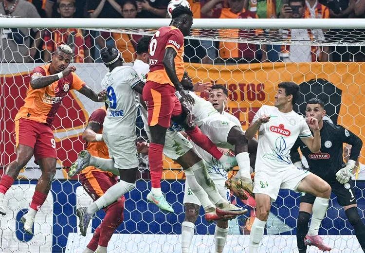 Galatasaray 4'te 4 yaptı: Rizespor'u da devirdiler 1 Galatasaray 4’te 4 yaptı: Rizespor’u da devirdiler