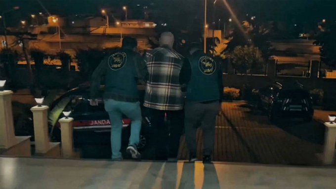 Kırmızı bültenle aranan 11 kişi Türkiye'ye getirildi 1 Kırmızı bültenle aranan 11 kişi Türkiye’ye getirildi