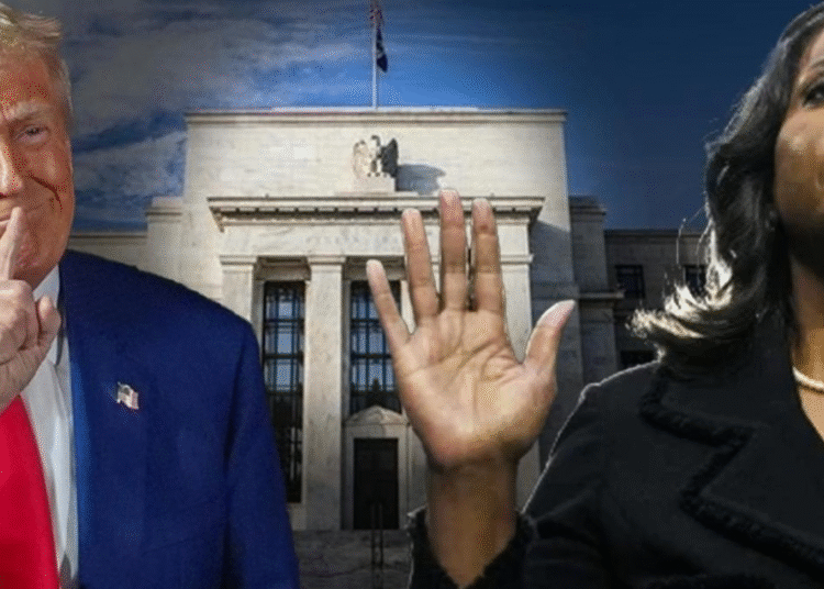 ‘Görevimin başındayım’ diyen Fed Üyesi Cook, Trump’ı mahkemeye verdi