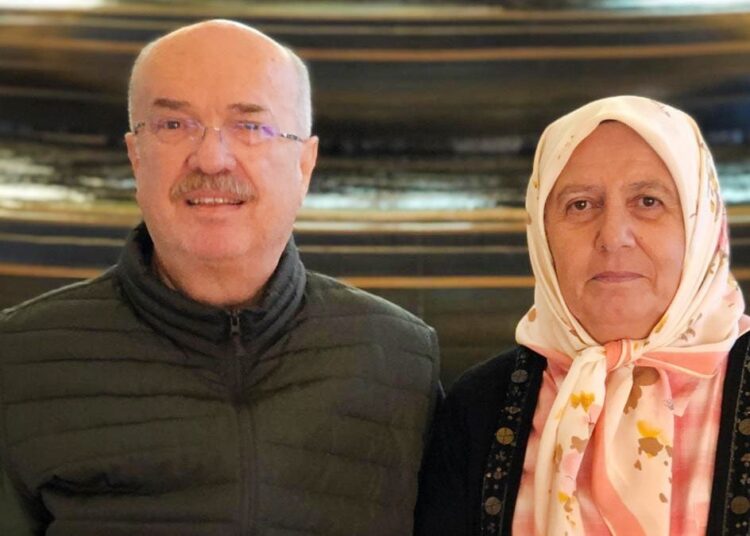 Gazeteci Fehmi Koru'nun eşi Nebahat Koru yaşamını yitirdi 1 Gazeteci Fehmi Koru’nun eşi Nebahat Koru yaşamını yitirdi