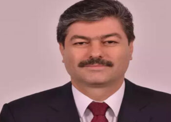 AK Parti Milletvekili biyografisinden üniversiteyi sildi