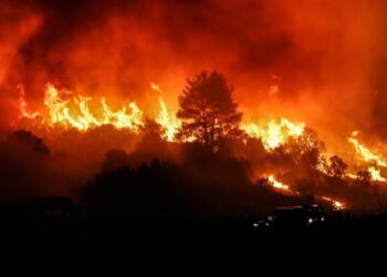 Gelibolu’da orman yangını: 2 köy boşaltıldı
