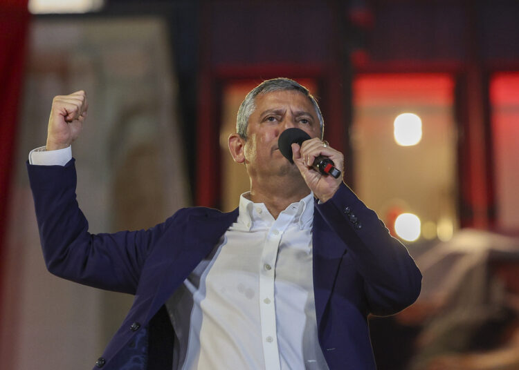 Özgür Özel mitingde konuştu, o dosyalar hakkında soruşturma açıldı