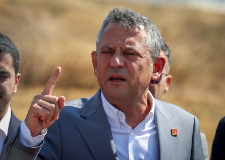 Erdoğan’a yönelik sözleri nedeniyle Özgür Özel’e soruşturma