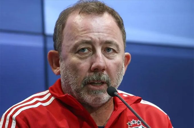 Beşiktaş'ın yeni teknik direktörü Sergen Yalçın oldu: Bugün idmana çıkacak 1 Beşiktaş’ın yeni teknik direktörü Sergen Yalçın oldu: Bugün idmana çıkacak