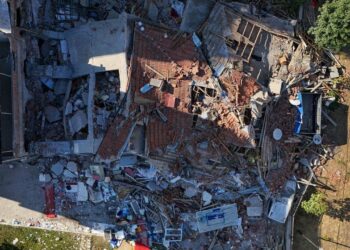 Sındırgı’da yıkılan binanın müteahhidi ve sahibi gözaltına alındı