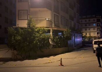 Sultanbeyli’de silahlı çatışma: Kurşunlar evlere isabet etti