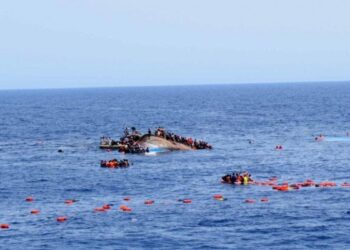 Göçmenleri taşıyan tekne alabora oldu, 55 kişi hayatını kaybetti