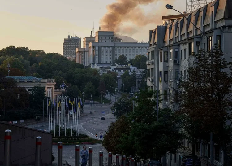 Rusya, Ukrayna’ya 823 saldırı düzenledi: 2 kişi öldü, hükümet binası alev aldı 1 Rusya, Ukrayna’ya 823 saldırı düzenledi: 2 kişi öldü, hükümet binası alev aldı