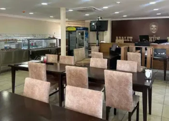 Muğla’da bir dava yemekhanede görüldü: ‘Ekmeklerin yanında duruşmaya çıktık, şok oldum’