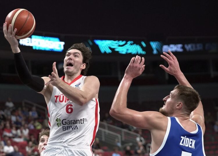 12 Dev Adam'a Cedi Osman’dan kötü haber 1 12 Dev Adam’a Cedi Osman’dan kötü haber