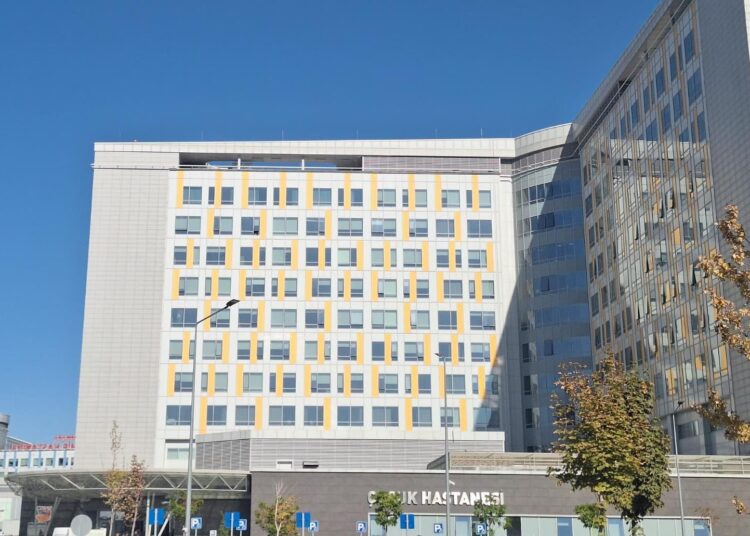 Gürültü yaptılar diye çocuklara pompalı silahla ateş etti; biri yaşam savaşı veriyor