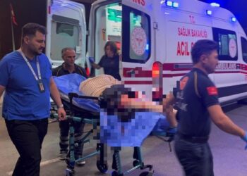 Altı kişilik gruba gürültü uyarısı yaptı: Darp edildi, bıçaklandı