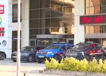 Gazeteci İsmail Saymaz: Habertürk'e operasyon 1 haftadır bekleniyordu 8 Gazeteci İsmail Saymaz: Habertürk’e operasyon 1 haftadır bekleniyordu