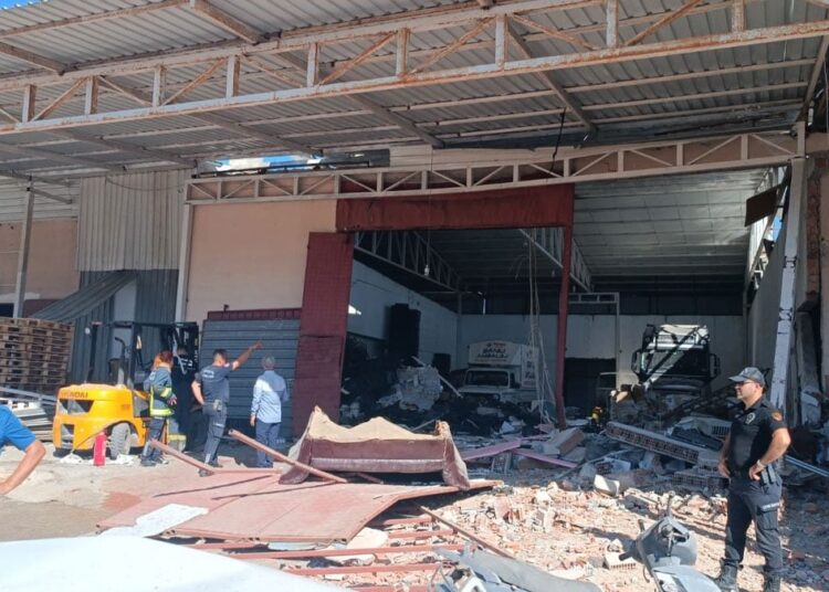 Toptancı halindeki patlamada 1 kişi yaşamını yitirdi, 3 kişi yaralandı