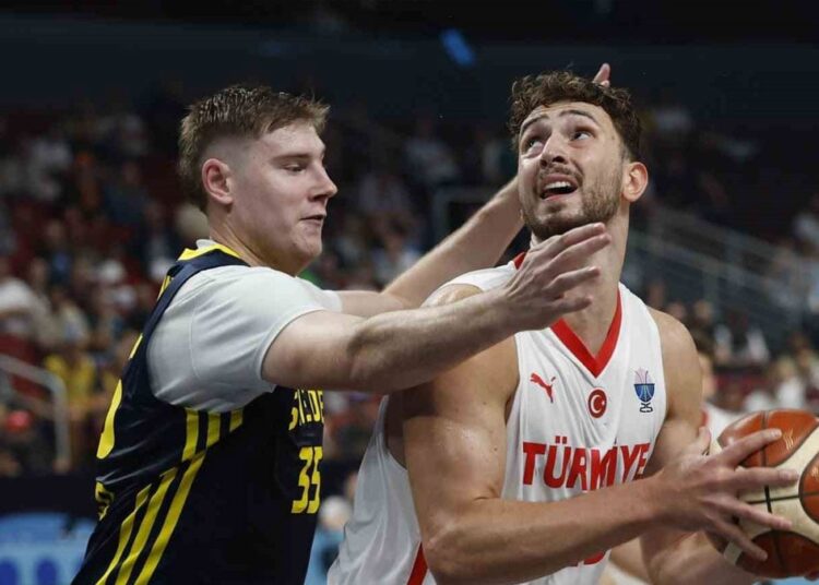 İsveç'i yenen A Milli Erkek Basketbol Takımı çeyrek finale yükseldi 1 İsveç’i yenen A Milli Erkek Basketbol Takımı çeyrek finale yükseldi