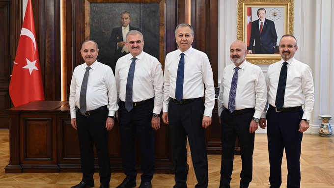 Emniyette atama krizi: Yardımcısı, Ali Yerlikaya’yı Cumhrubaşkanı Erdoğan’a şikayet etmiş 1 Emniyette atama krizi: Yardımcısı, Ali Yerlikaya’yı Cumhrubaşkanı Erdoğan’a şikayet etmiş