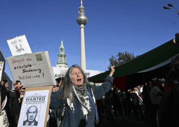 Berlin’de düzenlenen Filistin’e destek yürüyüşüne 50 binden fazla kişi katıldı