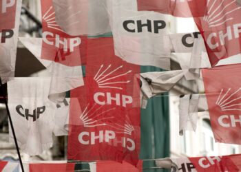 YSK, CHP’nin İstanbul’daki ilçe kongrelerinin devamına karar verdi