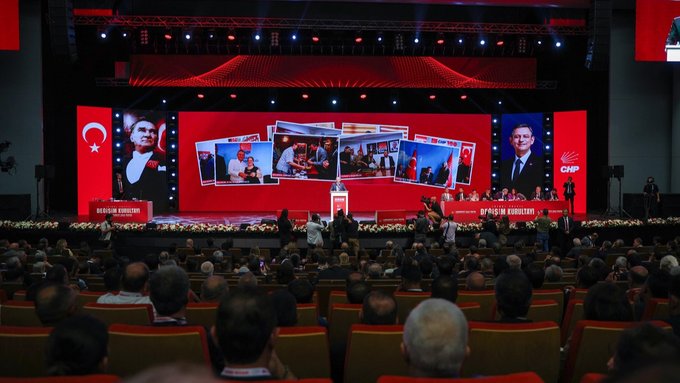 900'ün üzerinde delege imza verdi: CHP 21 Eylül'de kurultaya gidiyor 1 900’ün üzerinde delege imza verdi: CHP 21 Eylül’de kurultaya gidiyor