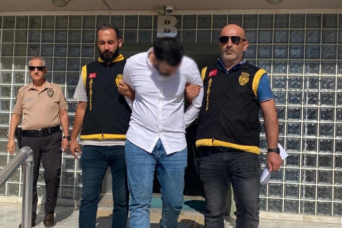 "MİT'ten arıyorum" yalanıyla yaşlı kadının 70 bin dolarını aldılar 1 “MİT’ten arıyorum” yalanıyla yaşlı kadının 70 bin dolarını aldılar