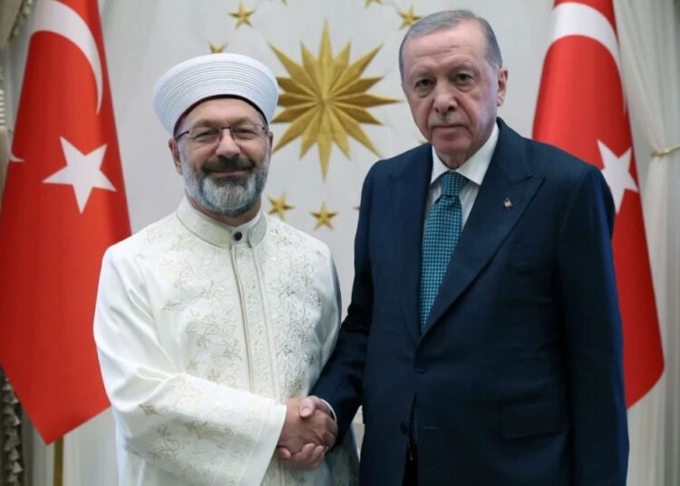 Eski Diyanet İşleri Başkanı Ali Erbaş’tan Erdoğan'a veda ziyareti 1 Eski Diyanet İşleri Başkanı Ali Erbaş’tan Erdoğan’a veda ziyareti