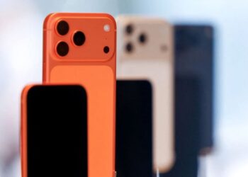 Piyasaya yeni çıkan iPhone 17’lerde çizik sorunu