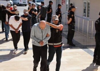 6 ilde IŞİD operasyonu: 14 gözaltı