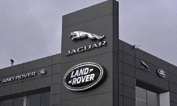 Üretimi durduran Jaguar Land Rover, çalışanları evlerine gönderdi