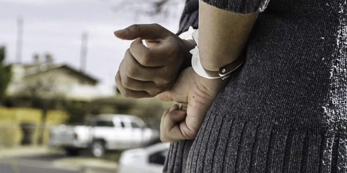 Anasayfa 67 25 yıl önce 2 aylık kardeşini öldüren kadın ihbar üzerine yakalandı