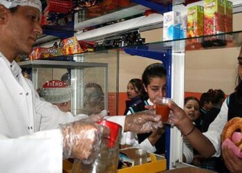 Kantin fiyatlarına yüzde 25 zam: Simit 25, ayran 20 lira