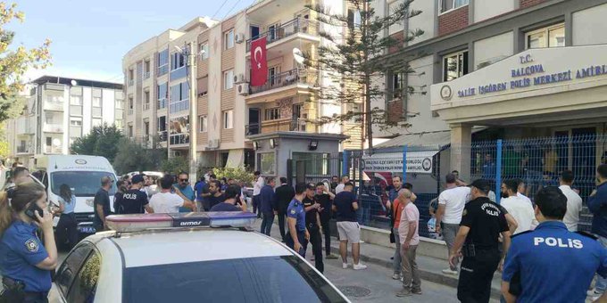 İzmir'deki karakol saldırısında 27 kişi gözaltında 1 İzmir’deki karakol saldırısında 27 kişi gözaltında