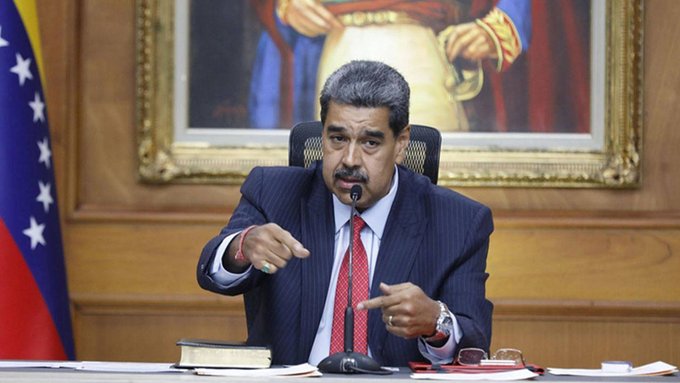 Maduro'nun aile üyelerine ABD'den yaptırım kararı 1 Maduro’dan Trump’ın tehdidine yanıt: “Saldırı olursa silahlı mücadele başlar”