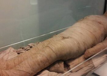 14 bin yıl önce ölüler dumanla tütsülenerek mumyalanmış
