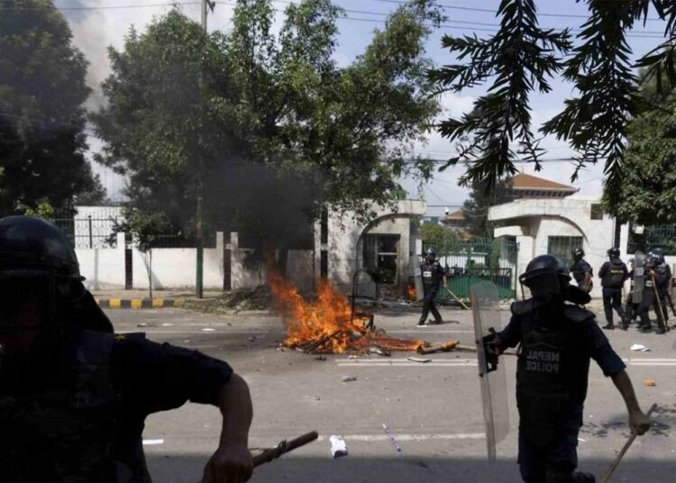 Nepal'deki olaylar: Hayatını kaybedenlerin sayısı 30'a yükseldi 1 Nepal’deki olaylar: Hayatını kaybedenlerin sayısı 30’a yükseldi