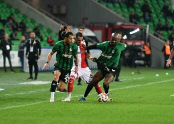 Sahada 7 yabancı oyuncu ile kural ihlali iddiası