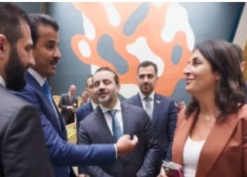 Suriye lideri Şara’ya soru sormak isteyen Kürt kadın gazeteciye ölüm tehdidi 5 Suriye lideri Şara’ya soru sormak isteyen Kürt kadın gazeteciye ölüm tehdidi