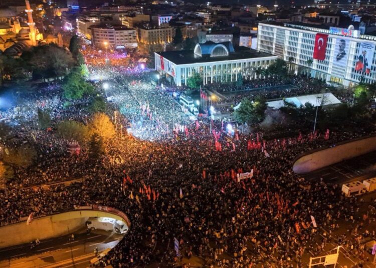 Saraçhane’de tutuklanan 13 genç serbest bırakıldı