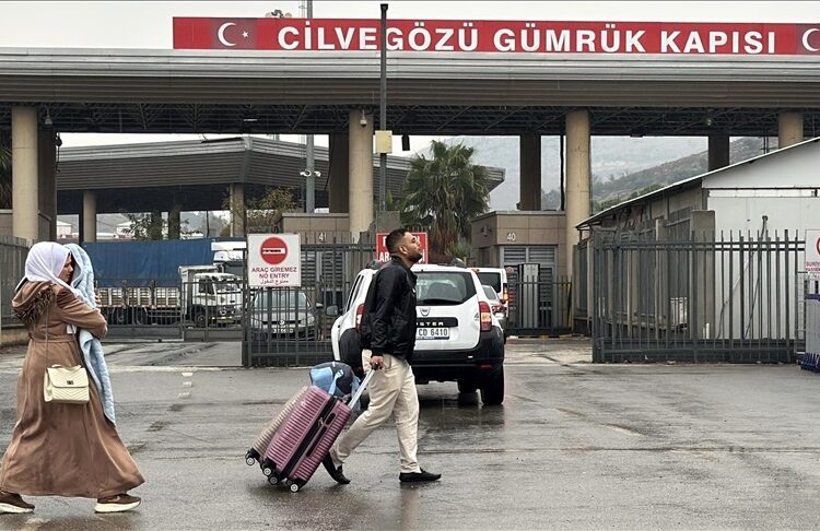 Suriyeliler dönüş için kararsız: Çoğunluğu beklemede 1 Suriyeliler dönüş için kararsız: Çoğunluğu beklemede
