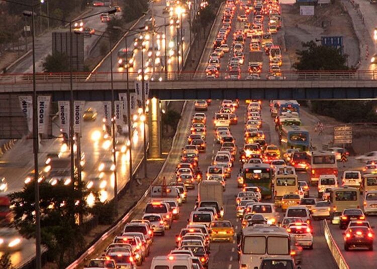 Haftanın son iş gününde İstanbul’da trafik yoğunluğu